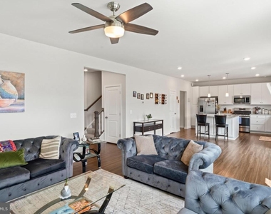 2131 Berwick Drive - Photo Thumbnail 11