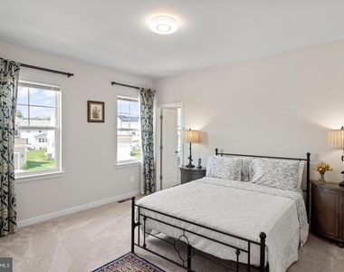 2131 Berwick Drive - Photo Thumbnail 24