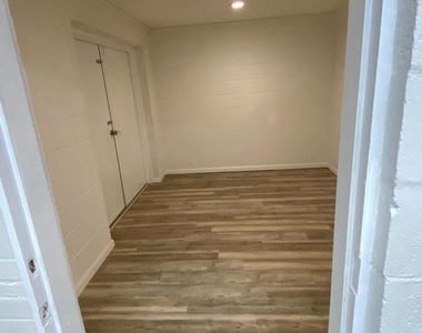 809 N Ashton Street - Photo Thumbnail 31