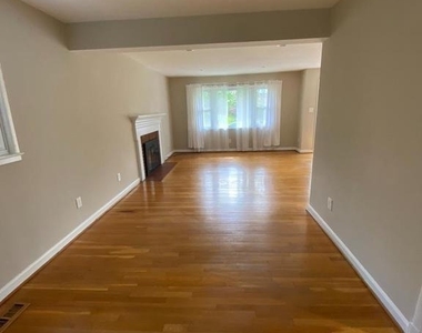 809 N Ashton Street - Photo Thumbnail 4
