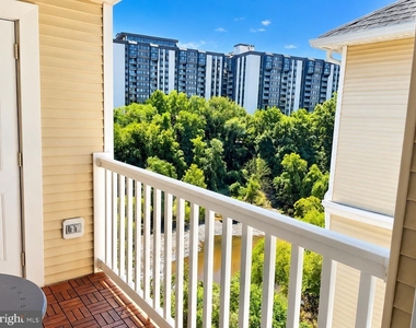 4550 Strutfield Lane - Photo Thumbnail 5