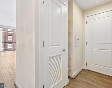 820 N Pollard Street - Photo Thumbnail 7