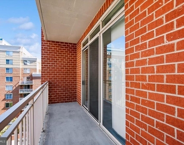 820 N Pollard Street - Photo Thumbnail 19