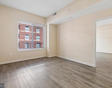 820 N Pollard Street - Photo Thumbnail 14