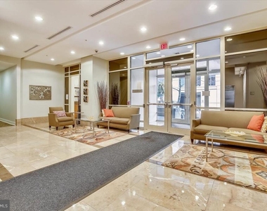 820 N Pollard Street - Photo Thumbnail 2
