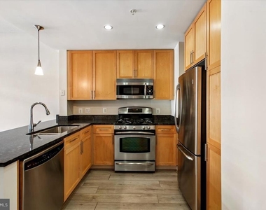 820 N Pollard Street - Photo Thumbnail 10