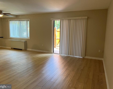 1506 S George Mason Drive - Photo Thumbnail 7