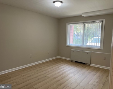 1506 S George Mason Drive - Photo Thumbnail 14