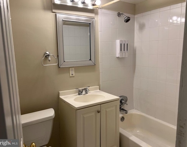 1506 S George Mason Drive - Photo Thumbnail 16