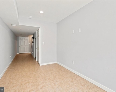 2044 N Fifth Street - Photo Thumbnail 21