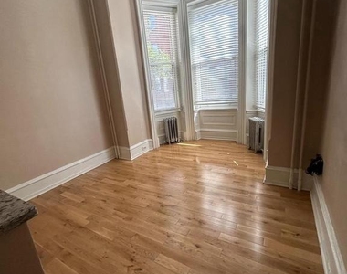 152 N 21st Street - Photo Thumbnail 4