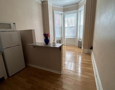 152 N 21st Street - Photo Thumbnail 2