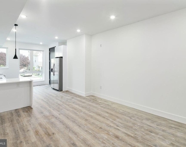 1522 N 8th Street - Photo Thumbnail 8