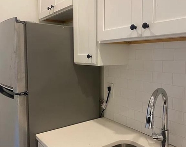 1245 W Westmoreland Street - Photo Thumbnail 2