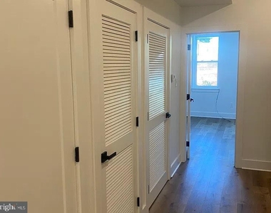 1245 W Westmoreland Street - Photo Thumbnail 3