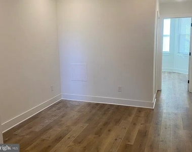 1245 W Westmoreland Street - Photo Thumbnail 5