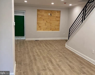 553 E Penn Street - Photo Thumbnail 6
