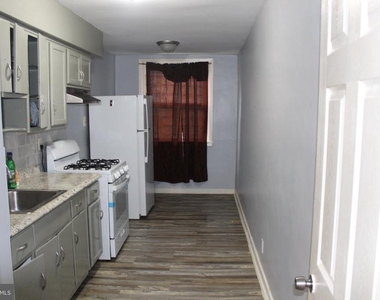 565 E Tabor Road - Photo Thumbnail 4