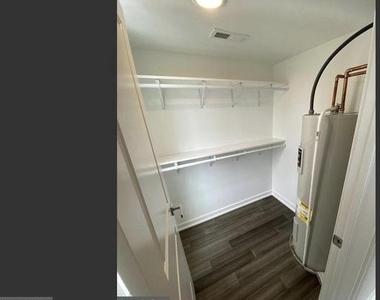 765 N Uber Street - Photo Thumbnail 7