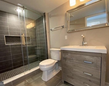 765 N Uber Street - Photo Thumbnail 4