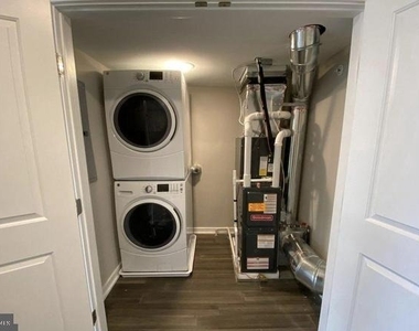 765 N Uber Street - Photo Thumbnail 9