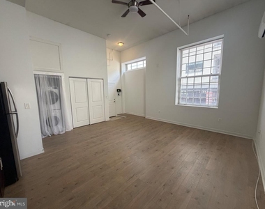 4 Leverington Avenue - Photo Thumbnail 1