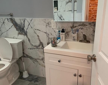 1729 S 19th Street - Photo Thumbnail 12