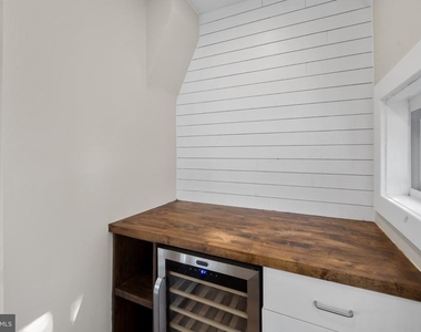 439 Dupont Street - Photo Thumbnail 9
