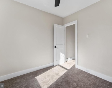 439 Dupont Street - Photo Thumbnail 16
