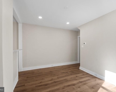 439 Dupont Street - Photo Thumbnail 20