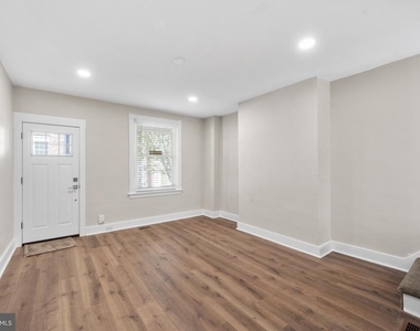 439 Dupont Street - Photo Thumbnail 1
