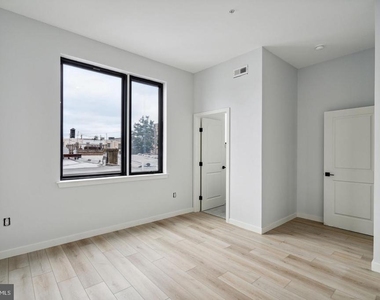1112-16 E Berks Street - Photo Thumbnail 12