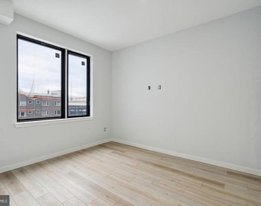 1112-16 E Berks Street - Photo Thumbnail 15