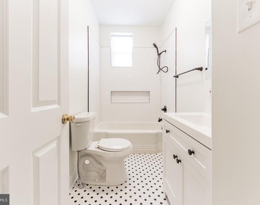 5218 Greene Street - Photo Thumbnail 5