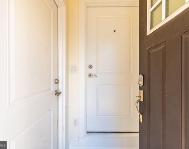 1139 Clay Street - Photo Thumbnail 6