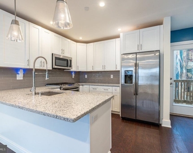 1139 Clay Street - Photo Thumbnail 8