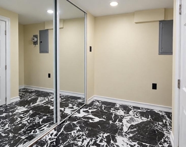 611 E Thayer Street - Photo Thumbnail 20