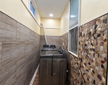 611 E Thayer Street - Photo Thumbnail 8