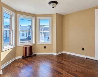 611 E Thayer Street - Photo Thumbnail 10