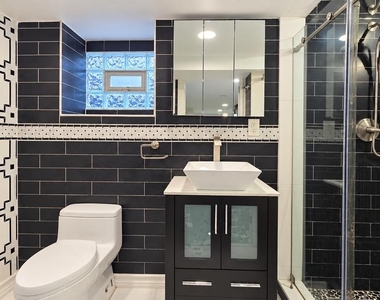 611 E Thayer Street - Photo Thumbnail 21