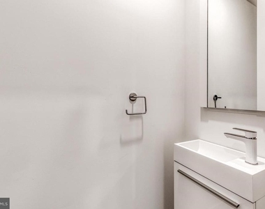 1506 N 8th Street - Photo Thumbnail 3