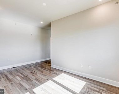 1506 N 8th Street - Photo Thumbnail 5