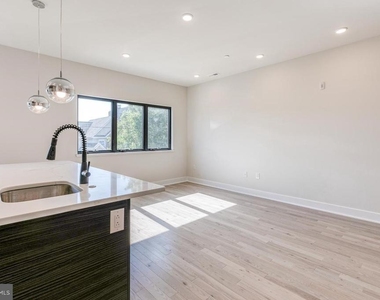1506 N 8th Street - Photo Thumbnail 15