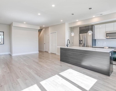 1506 N 8th Street - Photo Thumbnail 14