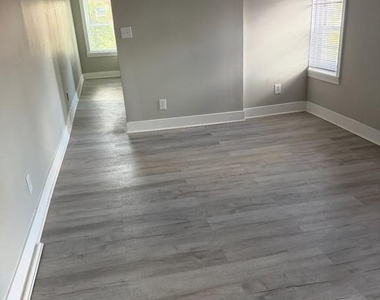 2020 E Madison Street - Photo Thumbnail 2