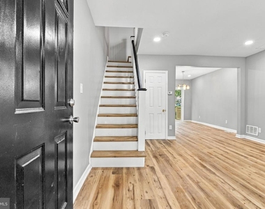 2547 Bonaffon Street - Photo Thumbnail 4