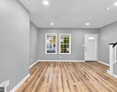 2547 Bonaffon Street - Photo Thumbnail 13