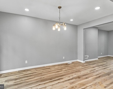 2547 Bonaffon Street - Photo Thumbnail 12