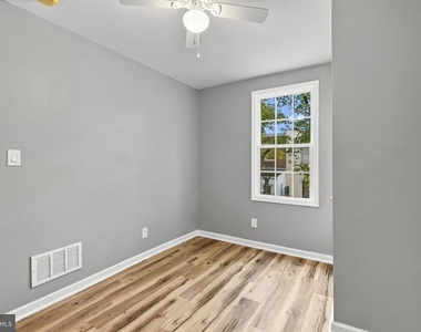 2547 Bonaffon Street - Photo Thumbnail 21