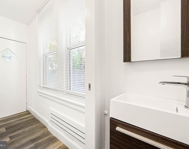 1248 S 26th Street - Photo Thumbnail 6